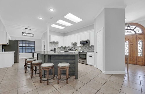 McAllen House | Spacious & Central Pool Home By McAuliffe Park