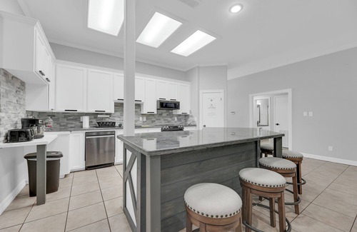 McAllen House | Spacious & Central Pool Home By McAuliffe Park
