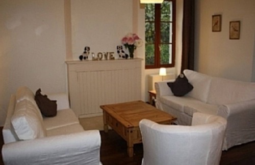 Brigueil-le-Chantre House | Spacious Child Friendly 3 Bed House With Large Garden In Charming Village.