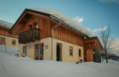 Annaberg im Lammertal Ski Chalet | Spacious Chalet in Annaberg-Lungötz with Sauna