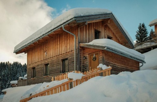 Annaberg im Lammertal Ski Chalet | Spacious Chalet in Annaberg-Lungötz with Sauna
