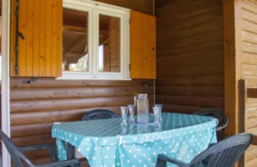 Naucelle Ski Chalet | Spacious chalet for 8 people - Pond view - Terrace