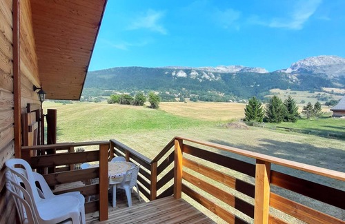 Lans-en-Vercors Ski Chalet | Spacious chalet with parking and terrace in Lans-en-Vercors