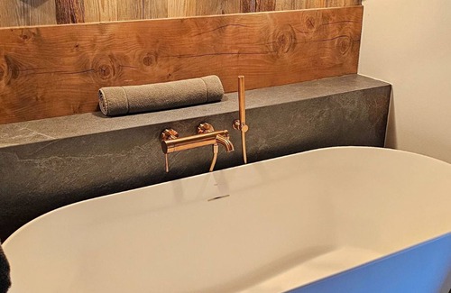Le Raffort Ski Chalet | Spacious Chalet in Méribel - 10 pax, 5 bedrooms