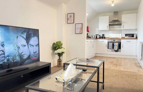 Selly Oak Apartment | Spacious Chic Urban Retreat in Birmingham
