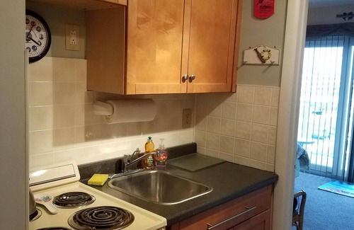 North End Condo | Spacious, Clean, Condo Near the Beach, Boardwalk, and the Downtown