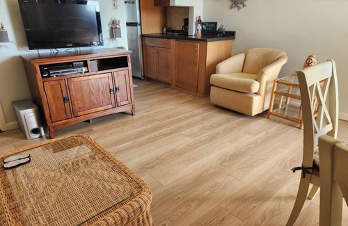 North End Condo | Spacious, Clean, Condo Near the Beach, Boardwalk, and the Downtown