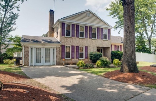 Clinton House | Spacious Clinton Home with Patio 12 Mi to Capitol!