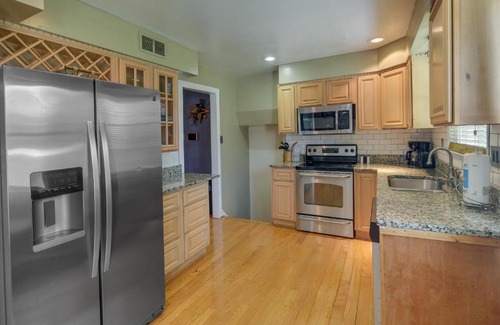 Clinton House | Spacious Clinton Home with Patio 12 Mi to Capitol!