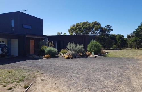 Bellbrae House | Spacious Coastal Oasis, Bush meets Beach Family Home