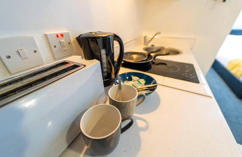 Selly Oak Apartment | Spacious Comfortable studio near the university