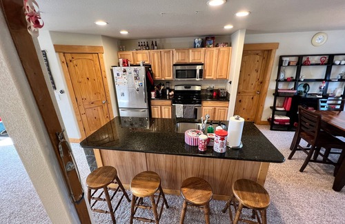 Fraser Condo | Spacious Condo! 1620 sqf | 2br | 5 minutes to Winter Park Town