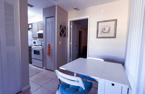 Pinellas Point Apartment | Spacious condominium near beaches