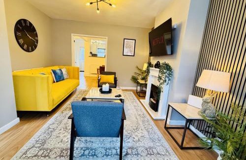 Wyken House | Spacious, Contemporary 2-bed House - Hosted by Hutch Lifestyle