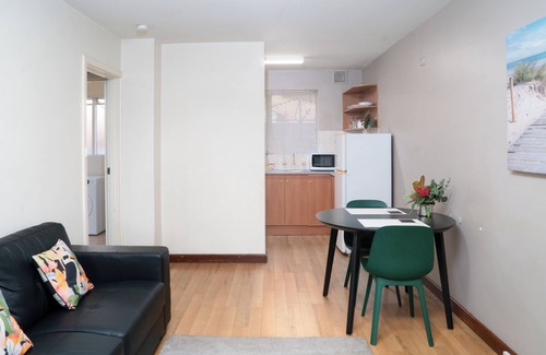 Rivervale Apartment | Spacious & Cosy Self-contained Apartment