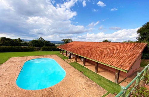 Ibiuna House | Spacious Country House in Condominium Close to Dam