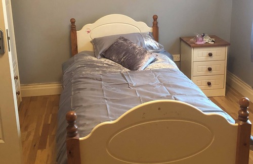 Tralee House | Spacious country house with parking , just outside of Tralee town