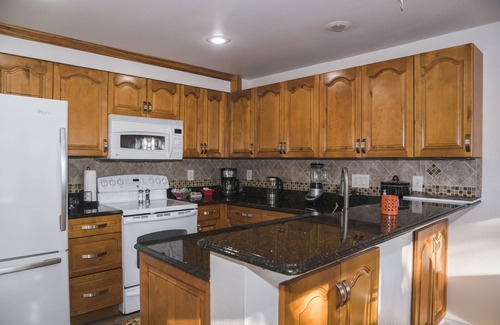 Broadview Apartment | Spacious Cozy, Quiet 5 STAR Apartment & Secured Parking In Seattle