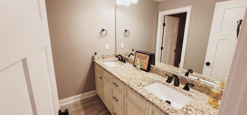 Villa Heights House | Spacious deluxe house for you, your family and friends