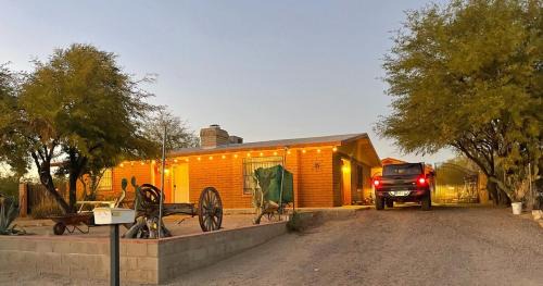 Marana House | Spacious Desert Getaway Scenic Views Hammock