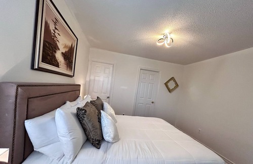 Meadowvale Village House | Spacious Detached House in Mississauga