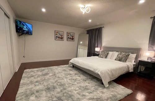 Meadowvale Village House | Spacious Detached House in Mississauga