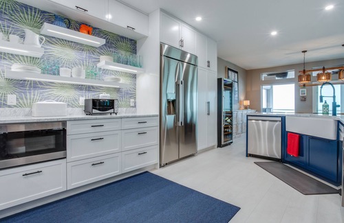 Indian Shores House | Spacious, Direct Beach Front 6-Bedroom House in Peaceful Indian Shores