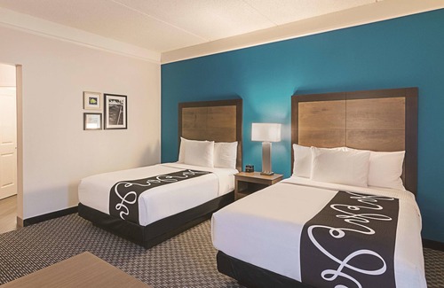 Orlando Hotel | Spacious Double Beds Room, La Quinta Inn & Suites, Free Breakfast, UCF Nearby
