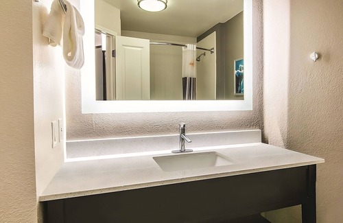 Orlando Hotel | Spacious Double Beds Room, La Quinta Inn & Suites, Free Breakfast, UCF Nearby