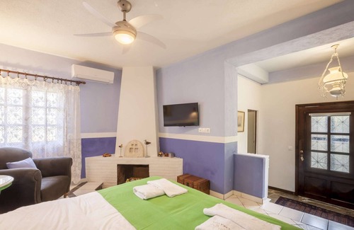 Paradhisos Hotel | Spacious Double Room