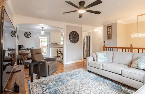 Knoxville House | Spacious Downtown Retreat 5 mins to UT and Market Square
