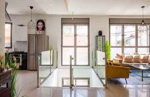 Tel Aviv Apartment | Spacious duplex in the kerem - 3 minutes from the beach