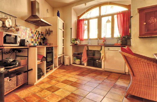 Axat Apartment | Spacious easy access ground floor flat in Axat "guest favourite" on rival site.