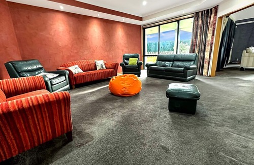 Halswell House | Spacious Escape on Busch Lane