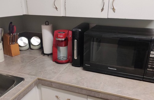 Regina Condo | Spacious Executive 1 Bedroom Condo steps away from many amenities!