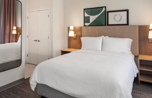 West Bloomington Hotel | Spacious Extended Stay in Bloomington – Great for Families, Business & Shopping