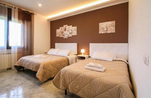 Isola Sacra Apartment | Spacious Family Apartment - Green & Near Airport - Self Check-In