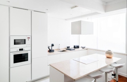 Casal da Ladeira Apartment | Spacious Family & Executive Apt in Central Lisbon- Near Metro & Key Attractions