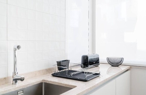 Casal da Ladeira Apartment | Spacious Family & Executive Apt in Central Lisbon- Near Metro & Key Attractions
