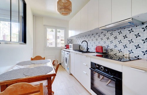 Plaisance Apartment | Spacious Family Flat 2bdr & Private Parking Sup