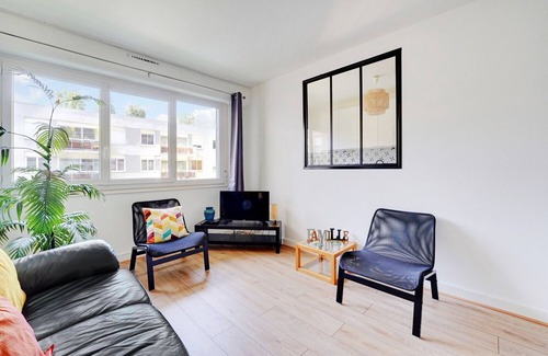 Plaisance Apartment | Spacious Family Flat 2bdr & Private Parking Sup