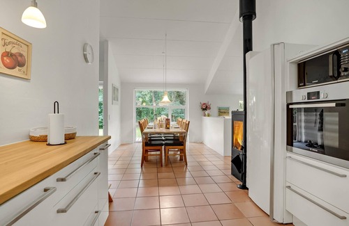 Bøtø By House | Spacious, family-friendly cottage with sauna, pool and outdoor jacuzzi.