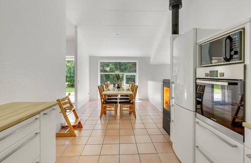 Bøtø By House | Spacious, family-friendly cottage with sauna, pool and outdoor jacuzzi.