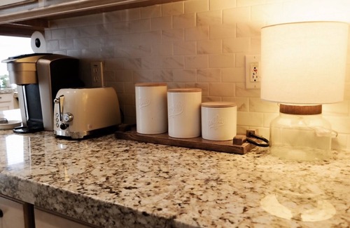 Kyle House | Spacious Family - Friendly Home Near Wedding Venues and Plum Creek Golf Course.