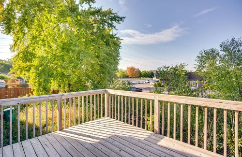 Brooklyn Park House | Spacious Family Home: 11 Mi to Dtwn Minneapolis!