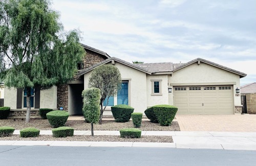 Queen Creek House | Spacious Family Oasis - 4+ bedroom -Beautifully Clean - Pool