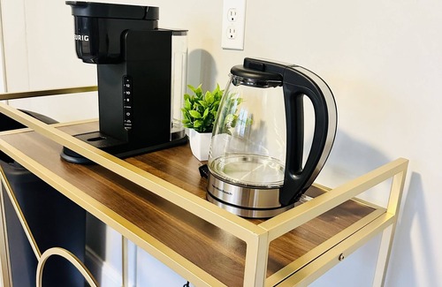 Rossville House | Spacious Family Oasis - Timeless Charm