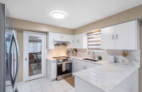 Marpole House | Spacious Family Retreat Central to YVR & Downtown