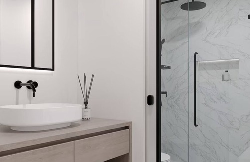 Kissimmee Hotel | Spacious Family Room Near World-Famous Disney – 6.2 Miles Away