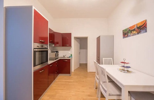 Favoriten Apartment | Spacious Flat | BG5